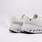 On Running Cloudmonster Sneaker