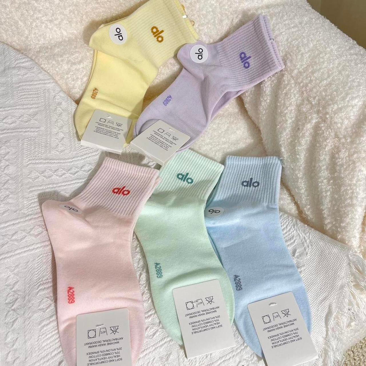 Alo Yoga Women's Multi Socks