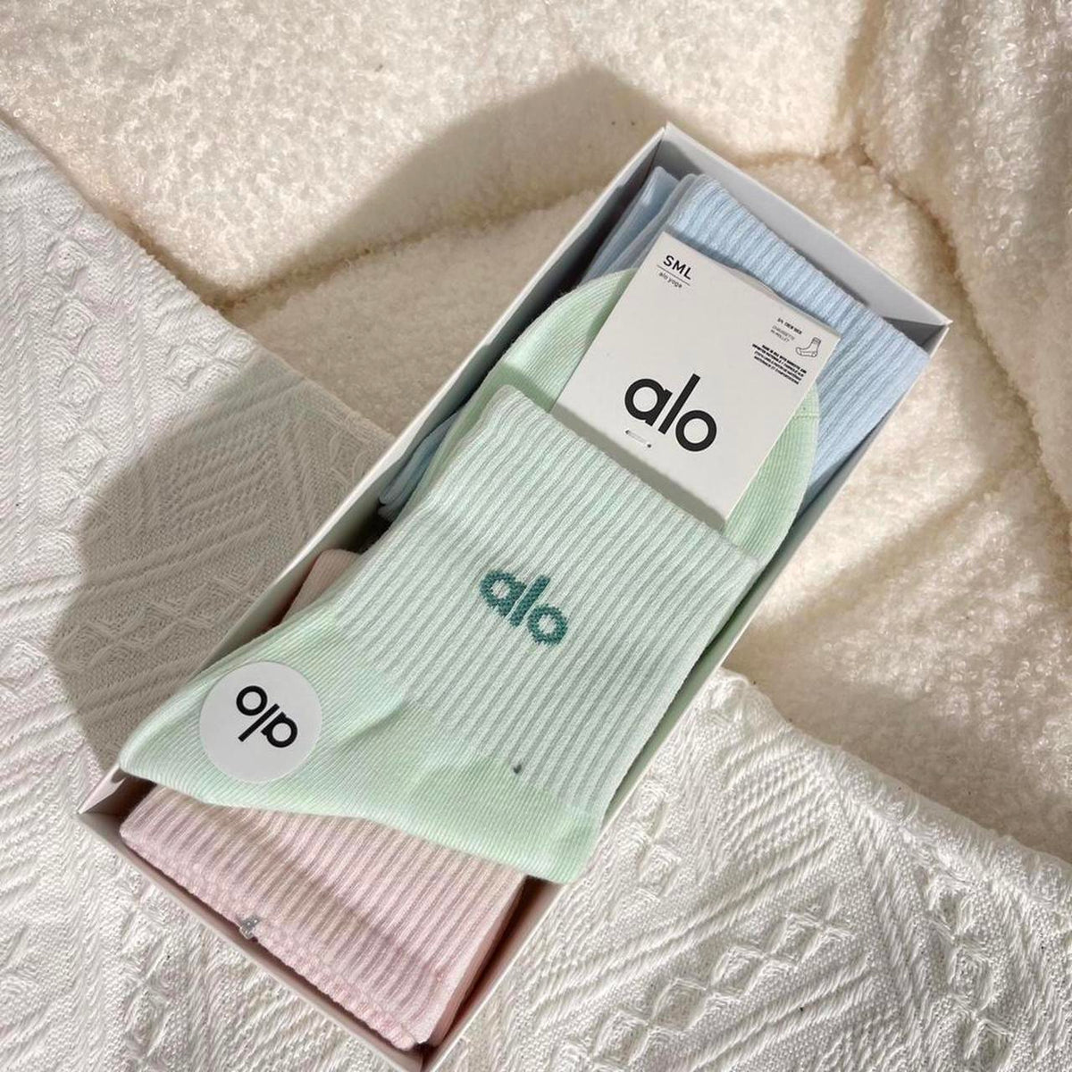 Alo Yoga Women's Multi Socks